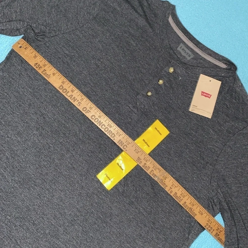 LEVI’S LEVI STRAUSS & CO henley style longsleeve crewneck charcoal gray NEW SZ M